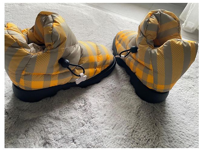 Botas de almohada a cuadros Burberry Mostaza - vista 8