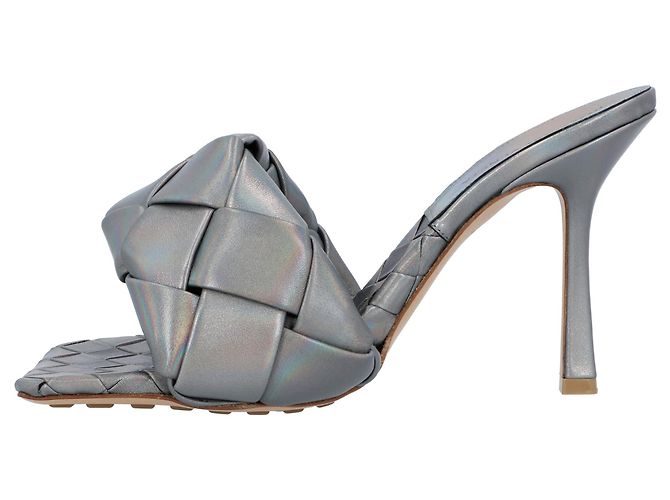 Mule Lido metalliche grigie di Bottega Veneta Grigio - vista 2