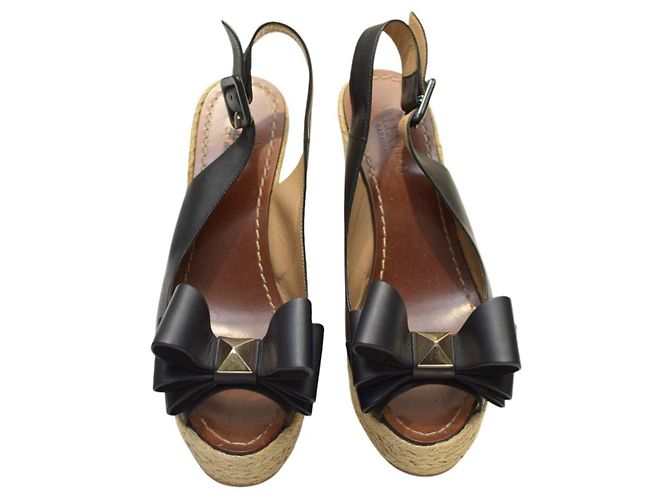 Sandali con zeppa Valentino Rockstud in pelle nera con fiocco Nero - vista 2