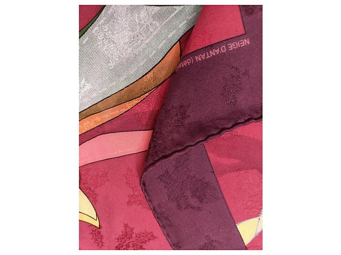 Foulard Hermès Neige d'Antan dettaglio con agrifoglio Rosso - vista 8