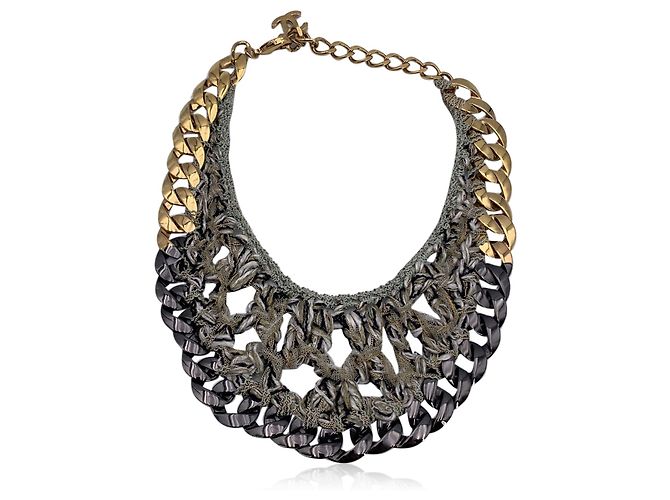 Chanel Collana in tweed grigio con catena in metallo gunmetal e oro - vista 5