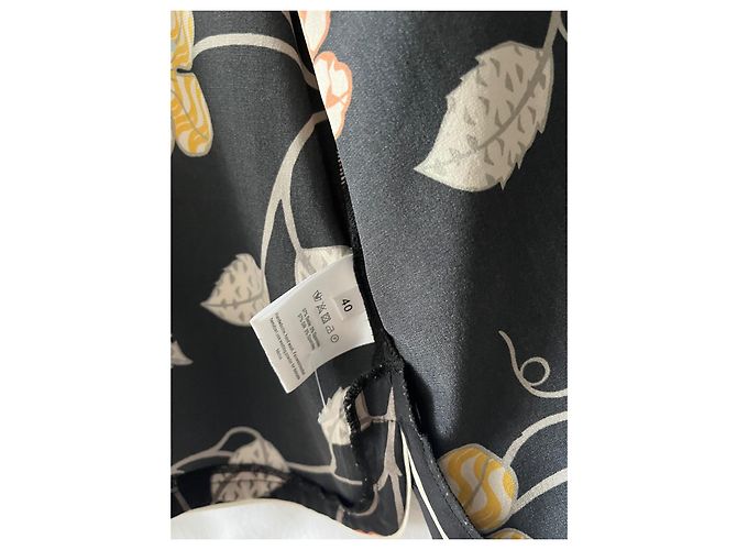 Autre Marque Bluse Blazer IVI Collection aus schwarzer Seide mit Blumenmuster - Ansicht 7