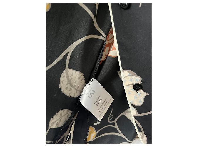 Autre Marque Bluse Blazer IVI Collection aus schwarzer Seide mit Blumenmuster - Ansicht 8