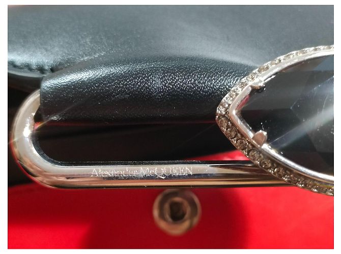 Clutch Alexander McQueen in pelle nera e rossa con spilla Nero Rosso - vista 5