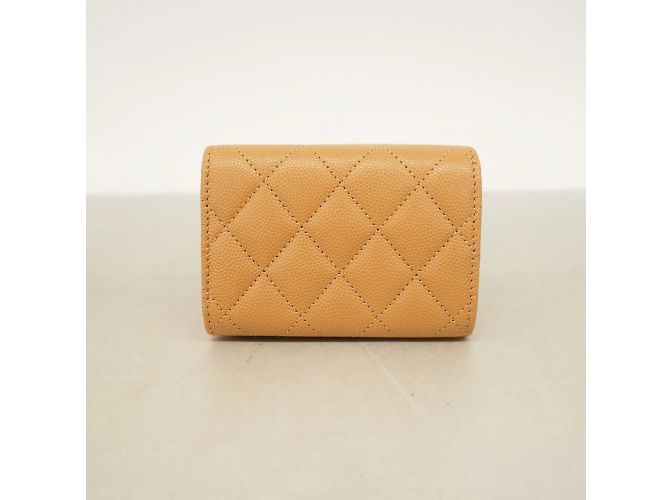 Portafoglio pieghevole Chanel in pelle caviar beige - vista 10