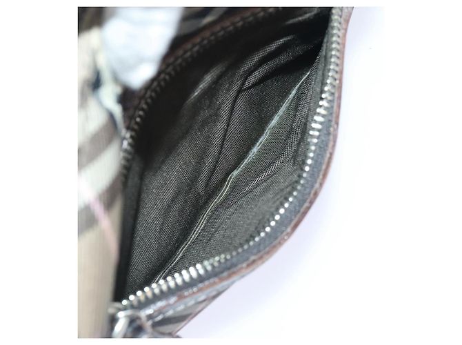 Borsa a spalla Burberry Nova Check Blue Label in nylon marrone Auth ti2105 - vista 24
