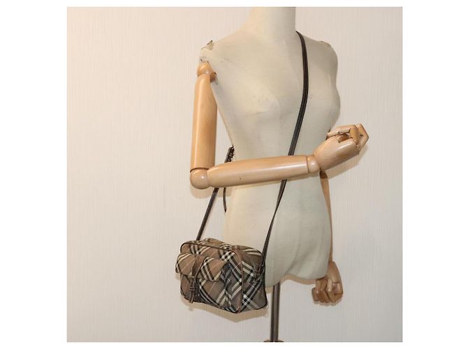 Borsa a spalla Burberry Nova Check Blue Label in nylon marrone Auth ti2105 - vista 25