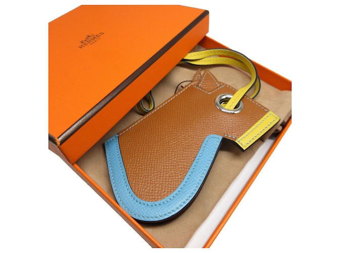 Hermès Llave charm de bolsa Hermes Camayle Epsom Gold Lime Azur O Azul Dorado - vista 3
