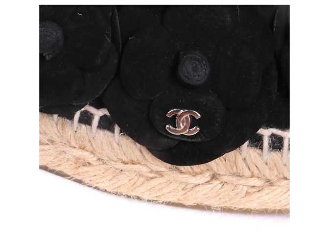 CHANEL - Espadrillas Camélia di Chanel in suede nero (Taglia 38) - vista 3