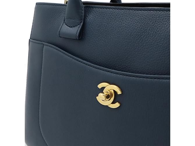 Borsa Chanel Neo Executive Line Coco Mark Nero Blu - vista 10