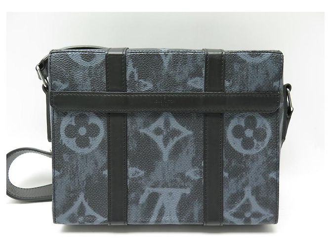Ellipse BOLSA LOUIS VUITTON MESSENGER SOFT TRUNK MONOGRAM PASTEL VIRGIL ABLOH Cinza antracite - vista 2
