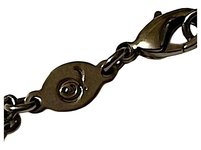 Echter Alexander McQueen Silberplattierter Blumen-Schädel-Halskette Silber Hardware - Ansicht 8