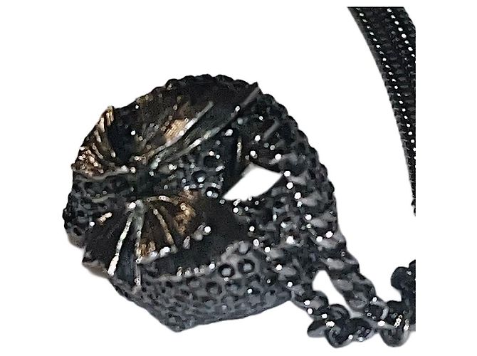 Echter Alexander McQueen schwarzes Nieten-Drache-Schädel-Anhänger-Halskette - Ansicht 5
