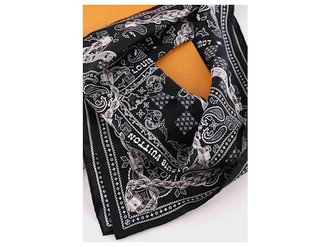 Louis Vuitton Quadrato di seta Nero - vista 2