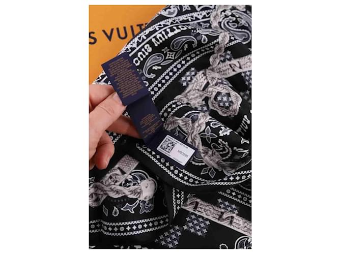 Louis Vuitton Quadrato di seta Nero - vista 4
