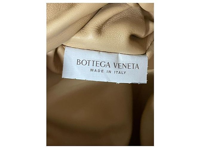 Bottega Veneta Mini Pouch 20 Borsa a Tracolla in Pelle di Vitello Gialla Giallo - vista 14
