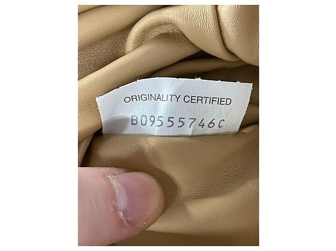 Bottega Veneta Mini Pouch 20 Borsa a Tracolla in Pelle di Vitello Gialla Giallo - vista 16