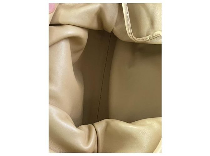 Bottega Veneta Mini Pouch 20 Borsa a Tracolla in Pelle di Vitello Gialla Giallo - vista 17