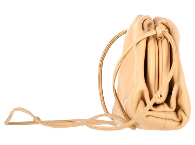 Bottega Veneta Mini Pouch 20 Borsa a Tracolla in Pelle di Vitello Gialla Giallo - vista 2