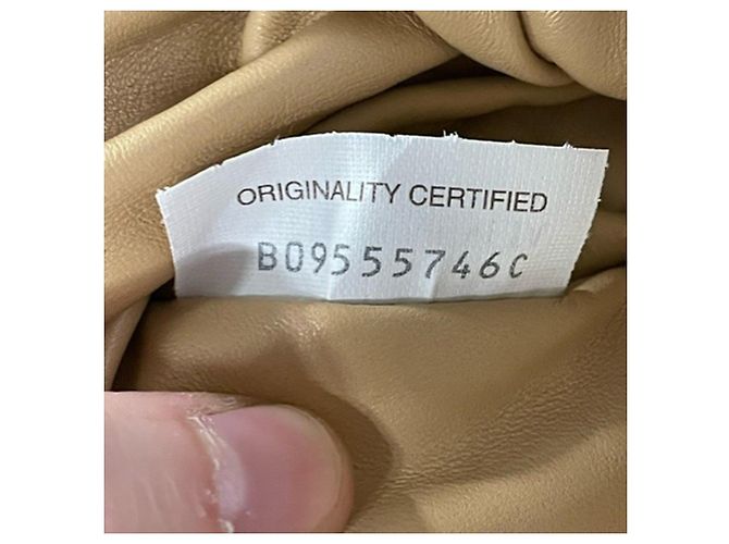 Bottega Veneta Mini Pouch 20 Borsa a Tracolla in Pelle di Vitello Gialla Giallo - vista 7