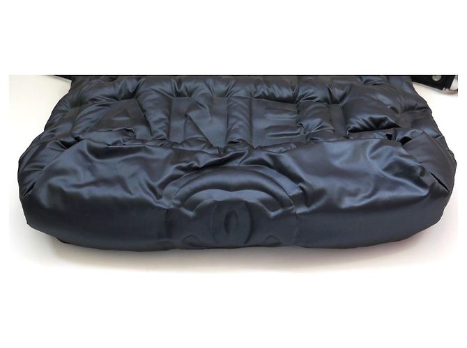 Bolsa tote de nylon acolchoado com logo Chanel Azul marinho - vista 11