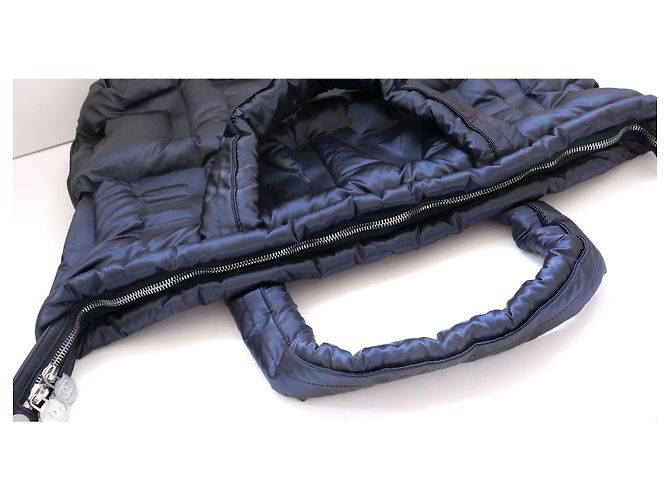 Bolsa tote de nylon acolchoado com logo Chanel Azul marinho - vista 7