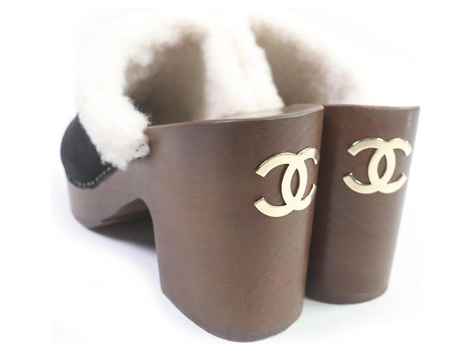 Sandali in pelle scamosciata Chanel neri 36C Nero - vista 3