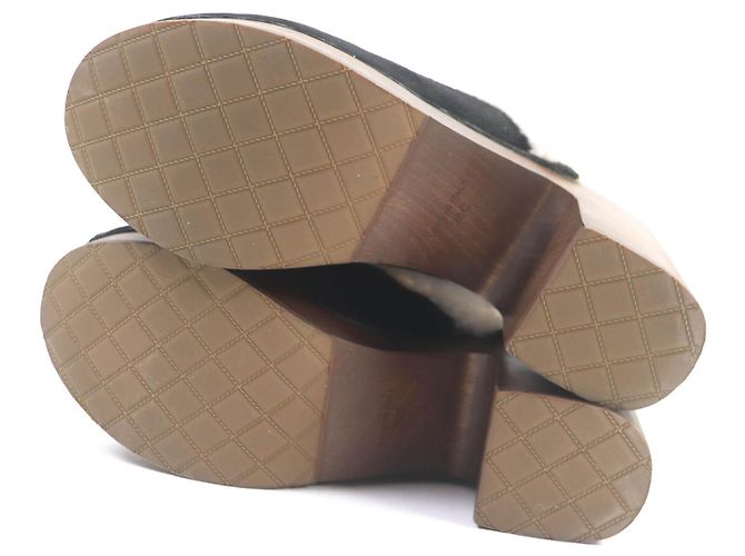 Sandali in pelle scamosciata Chanel neri 36C Nero - vista 5