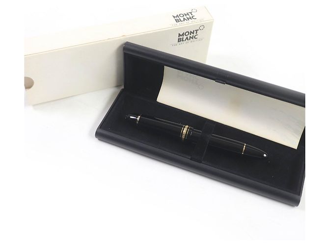 Montblanc Meisterstuck 149 Fountain Pen Black Gold - view 2