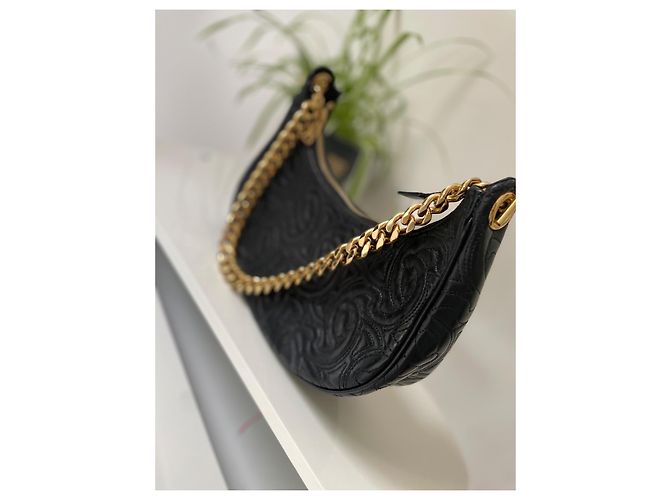 Bolso de mano Céline Ava en cuero negro con cadena dorada - vista 11