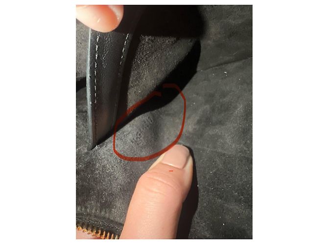 Bolso de mano Céline Ava en cuero negro con cadena dorada - vista 12