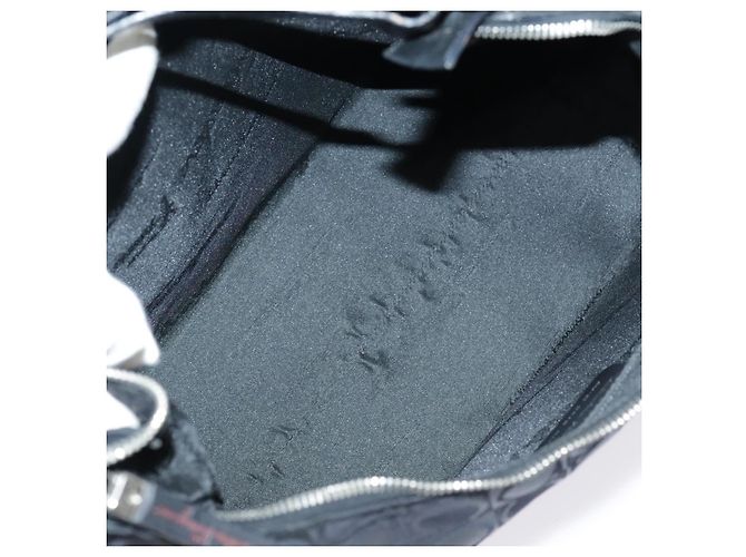 Bolso de hombro Gancini de nylon negro y plata de Salvatore Ferragamo Auth bs18811 - vista 11