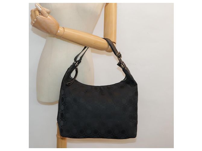 Bolso de hombro Gancini de nylon negro y plata de Salvatore Ferragamo Auth bs18811 - vista 23