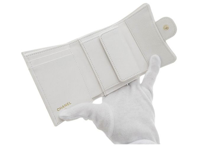 Chanel Matelassé Dreifach-Brieftasche Weiß - Ansicht 5
