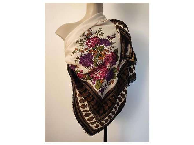 Stola Yves Saint Laurent in lana e seta crema Multicolore - vista 6
