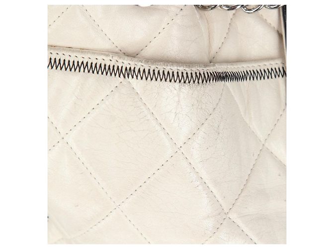 Chanel Beiger Matelassé Leder Tote - 2000er - Ansicht 10