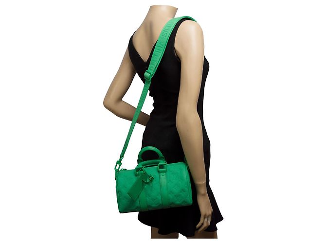 Borsa LOUIS VUITTON Keepall in Pelle Verde - 102181 - vista 12