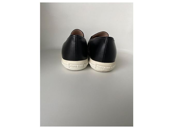 Mocassini Miu Miu in pelle nera con punte metalliche Nero - vista 5