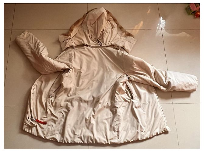 Chaqueta de plumón Prada con capucha de piel natural crema Crudo - vista 16