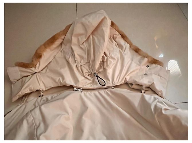 Chaqueta de plumón Prada con capucha de piel natural crema Crudo - vista 17