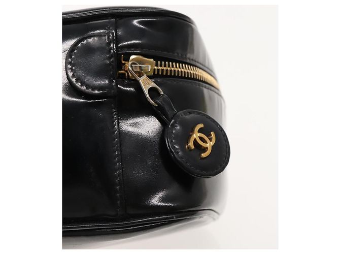 Vanity CHANEL COCO Marca pochette da trucco Pelle verniciata Nera Oro CC Auth 94464 Nero D'oro - vista 14