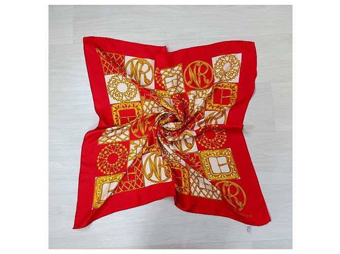 Nina Ricci foulard vintage rosso e dorato in seta D'oro - vista 3