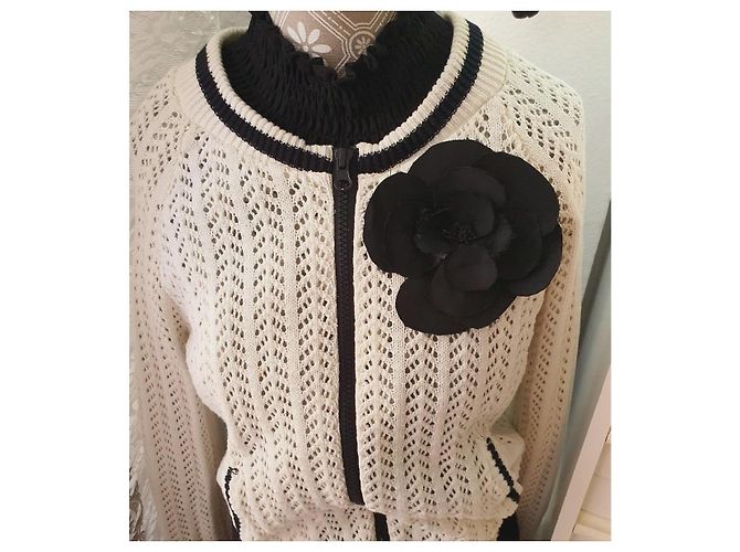 Spilla vintage Chanel camelia Nero - vista 6