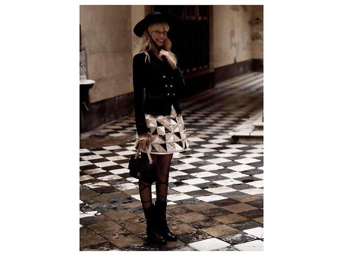Chanel Ikonische CC-Weizen-Patch-Veloursjacke Schwarz - vista 11
