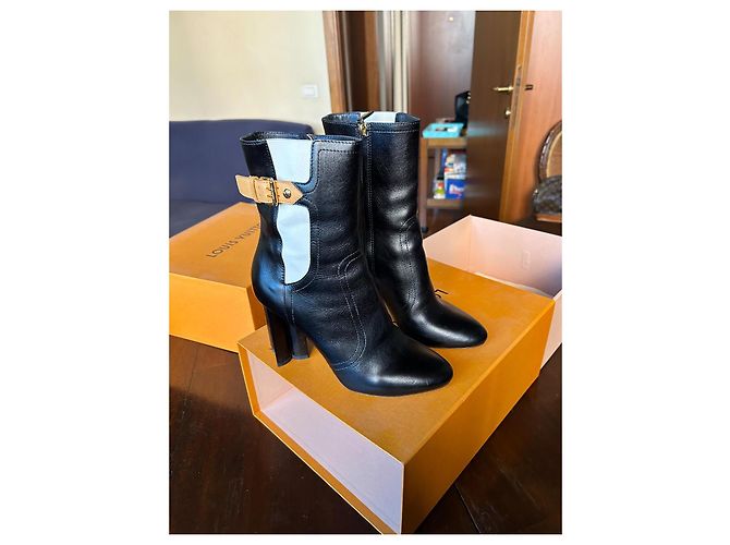 Botines con tacón de flor Louis Vuitton Silhouette de piel negra Negro - vista 5