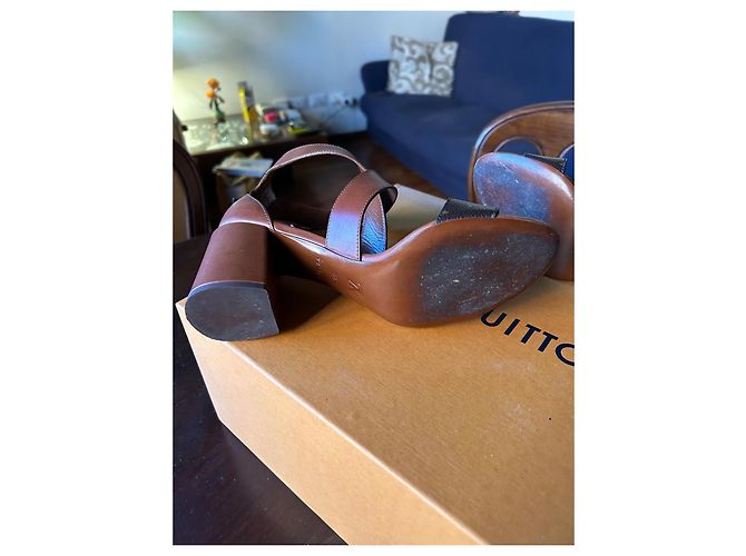 Louis Vuitton Kalbsleder Monogramm Horizont Sandalen mit Absatz Hellbraun - Ansicht 3