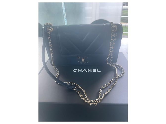 Chanel Mademoiselle Grande Borsa a Spalla Blu Navy Pelle di Pecora - vista 2