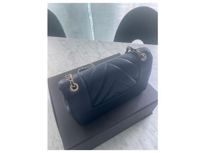 Chanel Mademoiselle Grande Borsa a Spalla Blu Navy Pelle di Pecora - vista 5