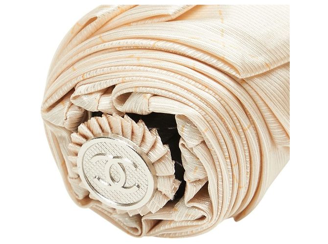 Ein-Touch-Faltregenschirm mit Coco Mark Stickmotiv von Chanel Schwarz Beige - Ansicht 5