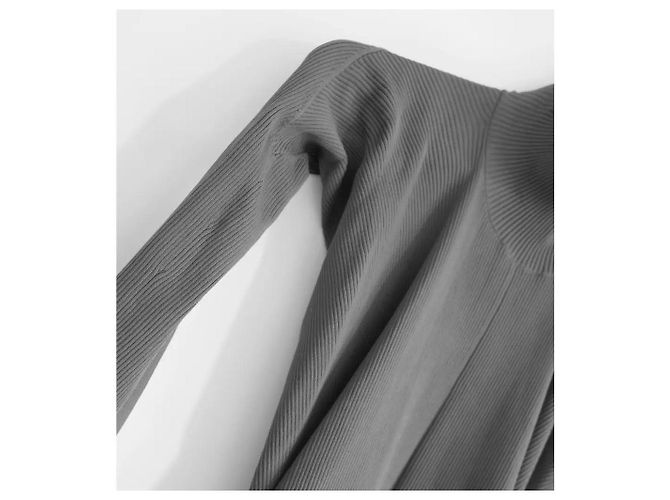 Suéter ajustado gris de Louis Vuitton otoño 2008 diseñado - vista 4